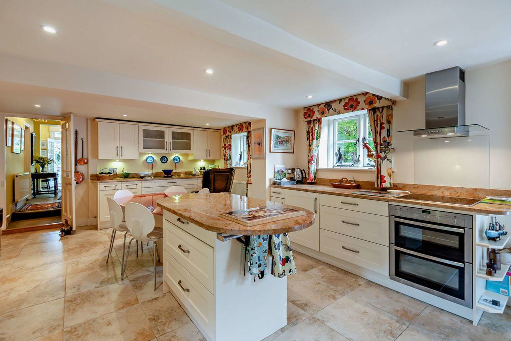 Property photo 2 of 54 Photo 14