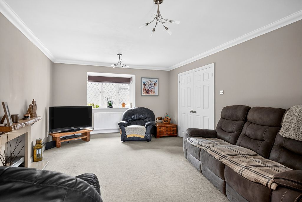 Property photo 2 of 21