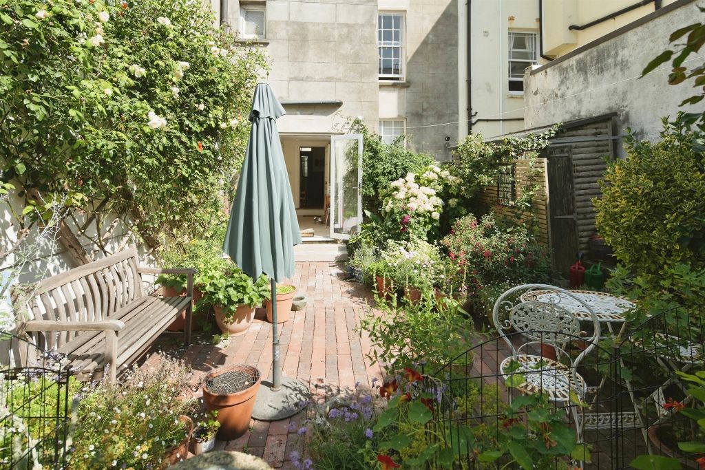 Property photo 3 of 19