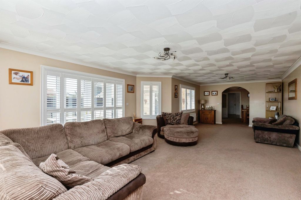 Property photo 3 of 31