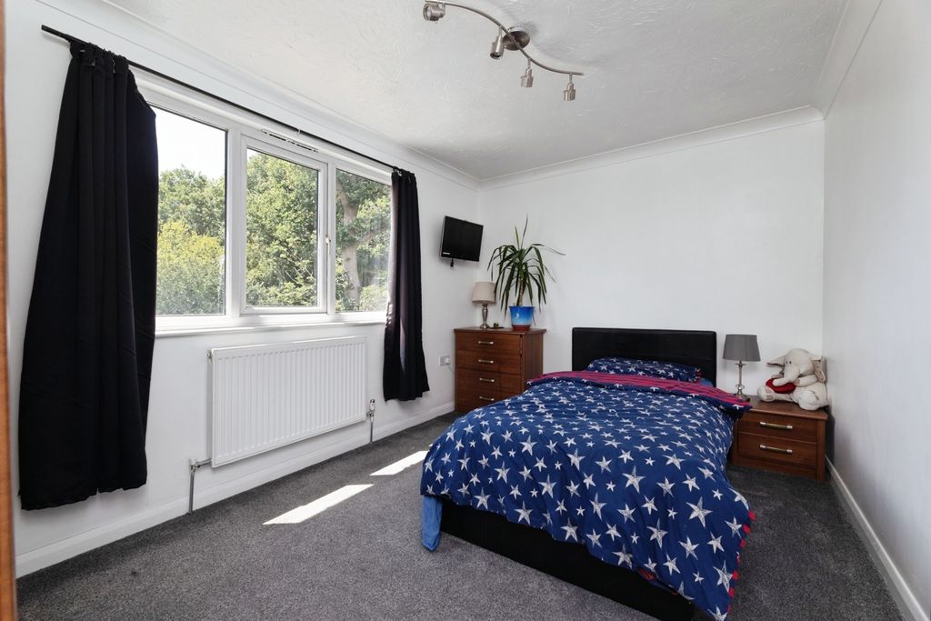 Property photo 3 of 17 Photo