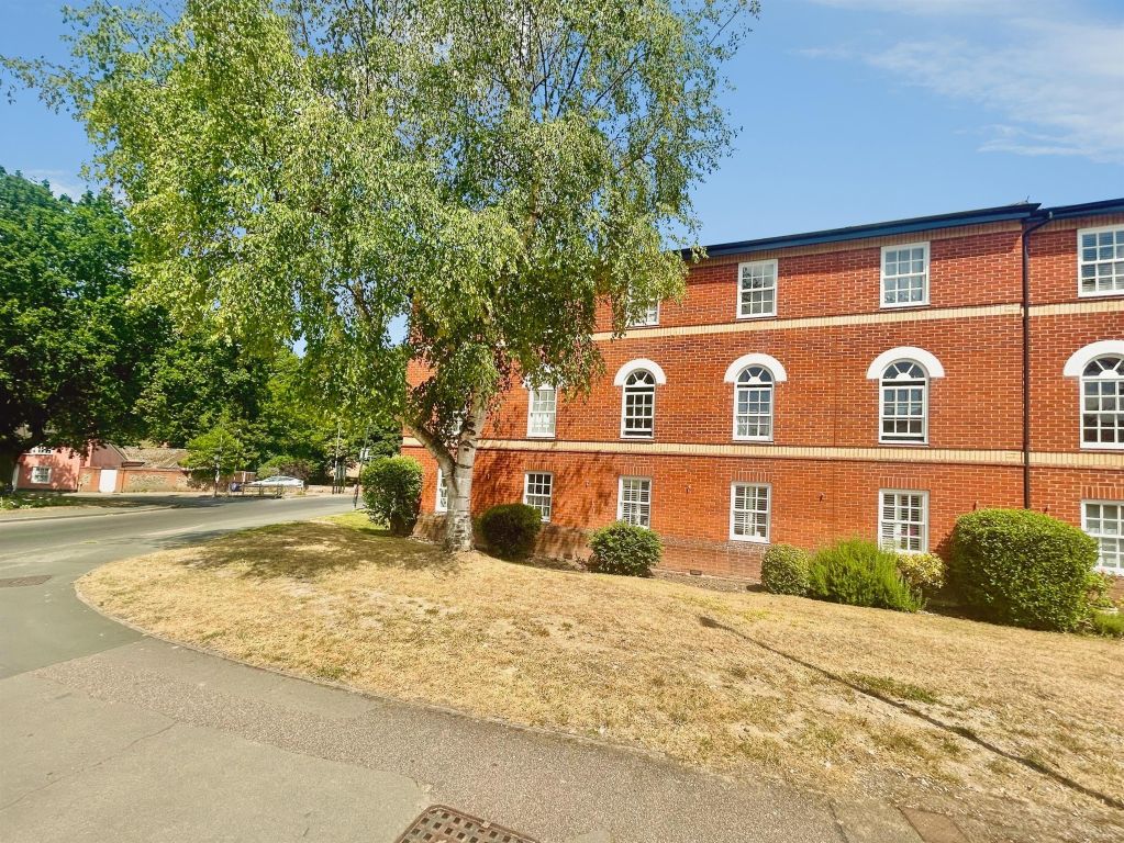 Property photo 1 of 12