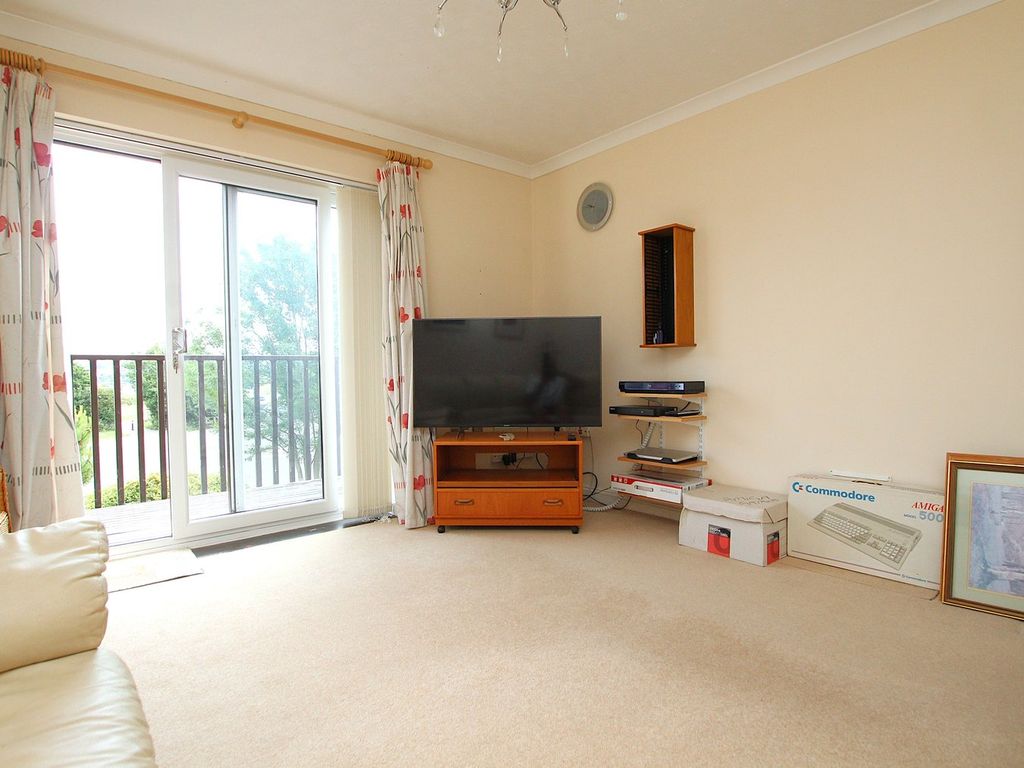 Property photo 3 of 27