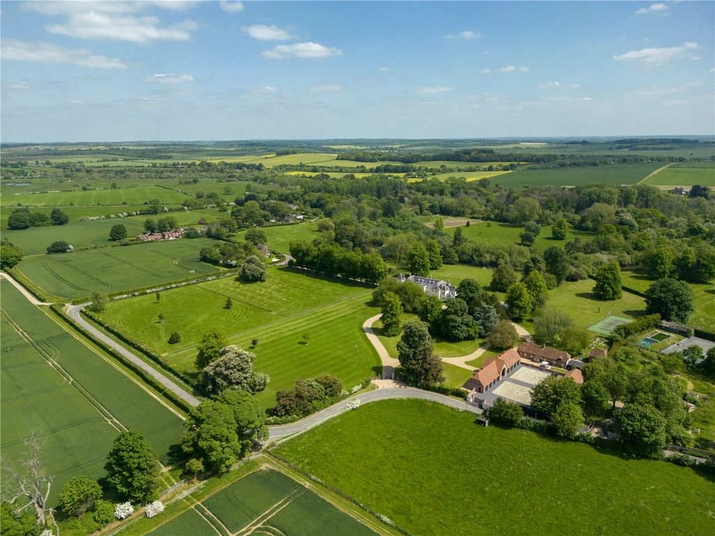 Property photo 2 of 24 Longparish House