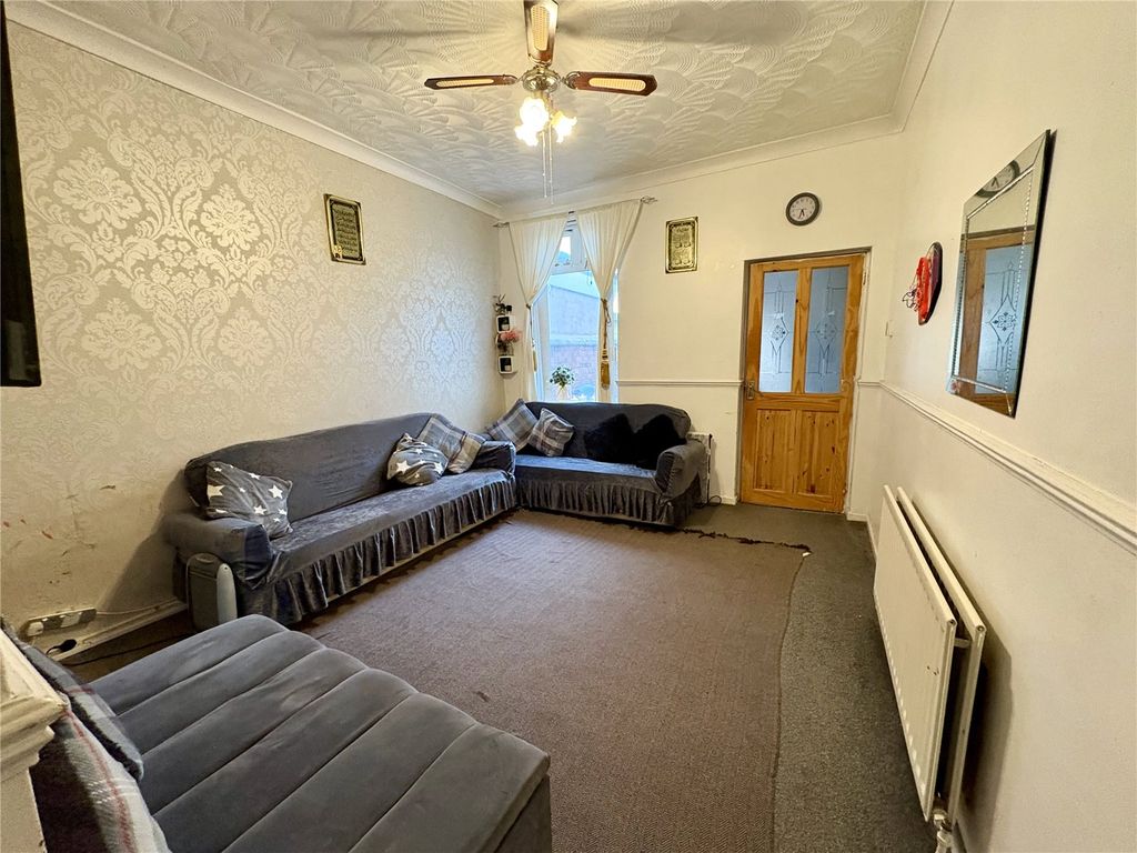 Property photo 2 of 7 Photo