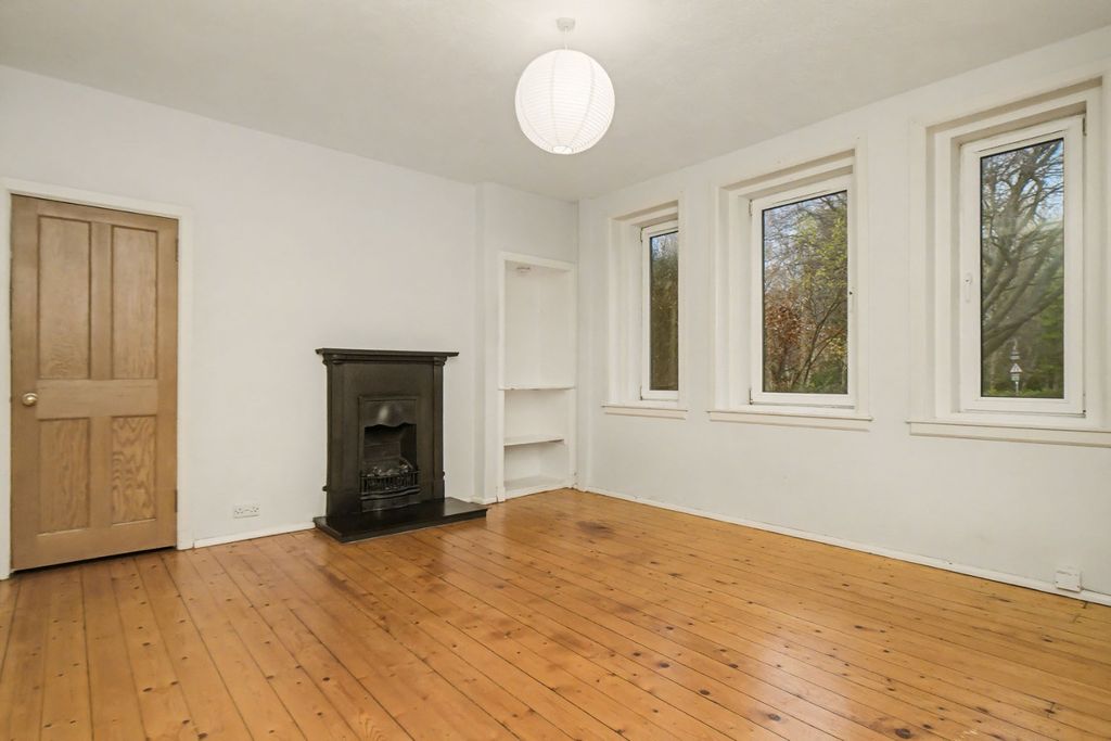 Property photo 2 of 18 4711701