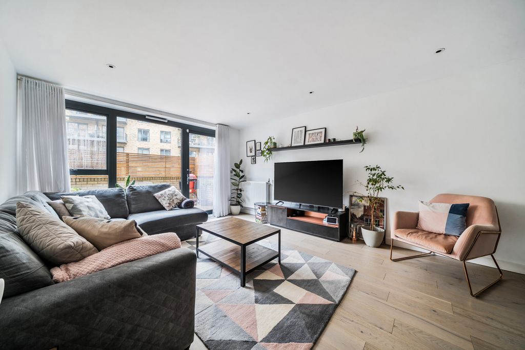 Property photo 3 of 20 1377085-13-6911cc...