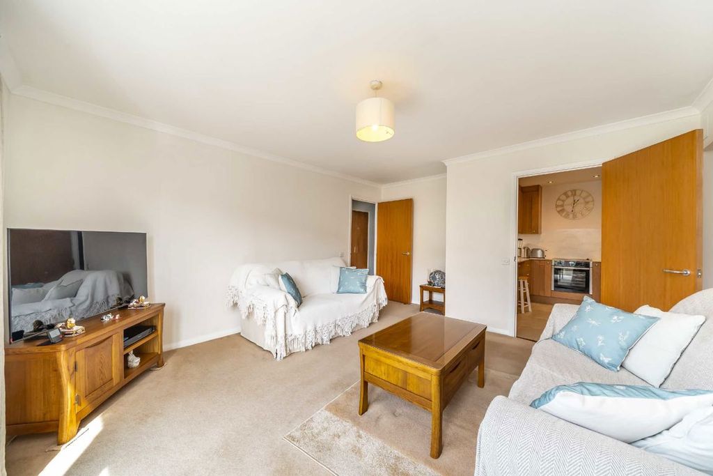 Property photo 3 of 6