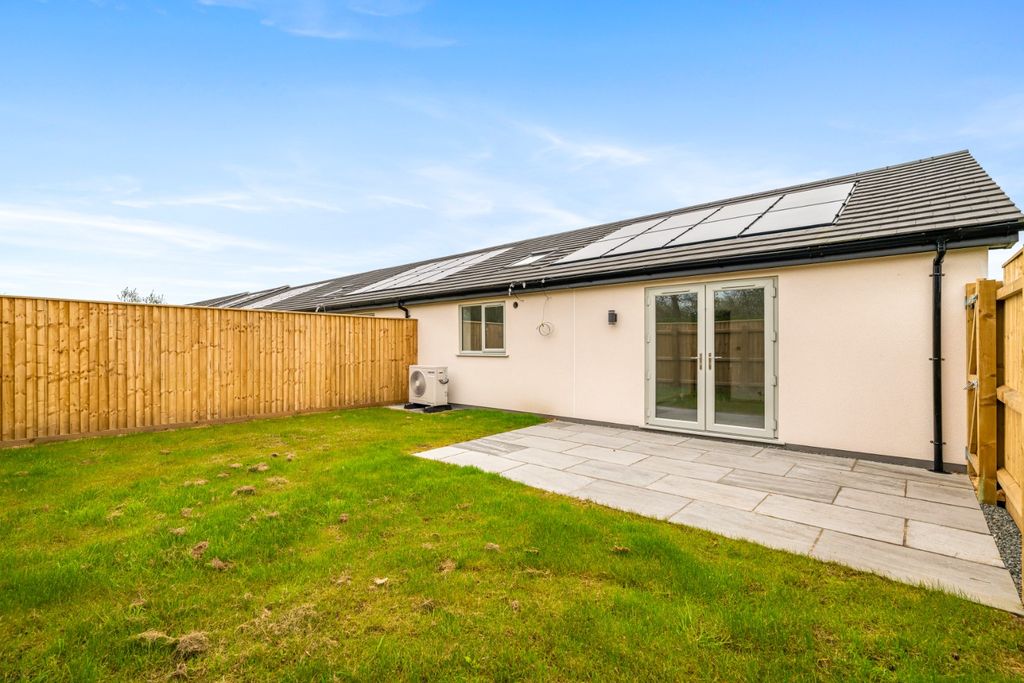 Property photo 2 of 15 5023592