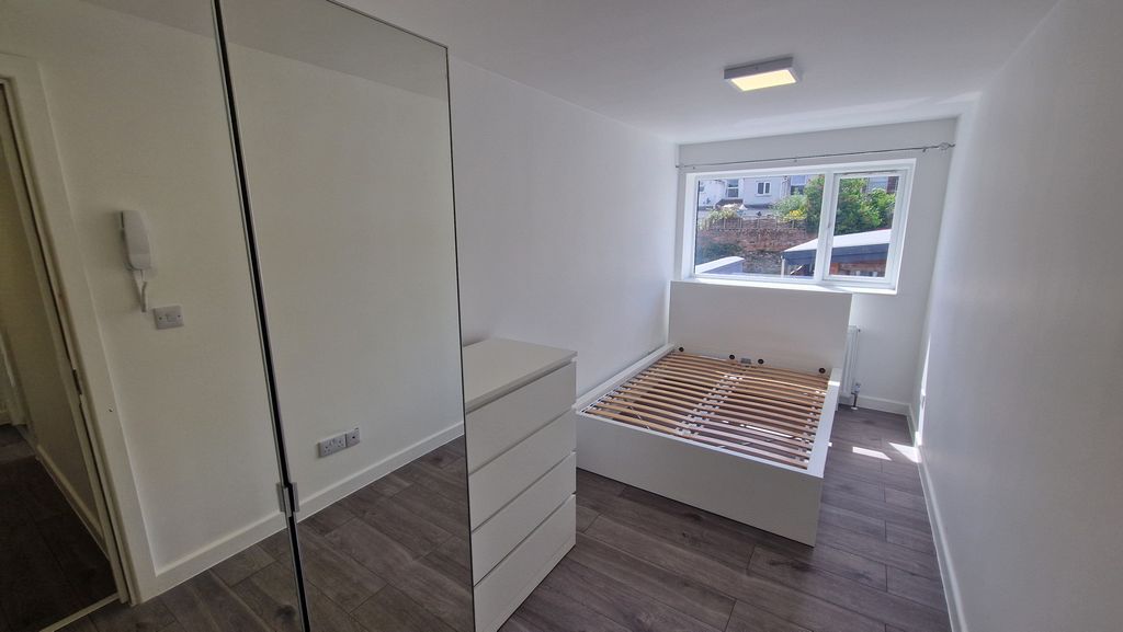 Property photo 1 of 6 Bedroom 2