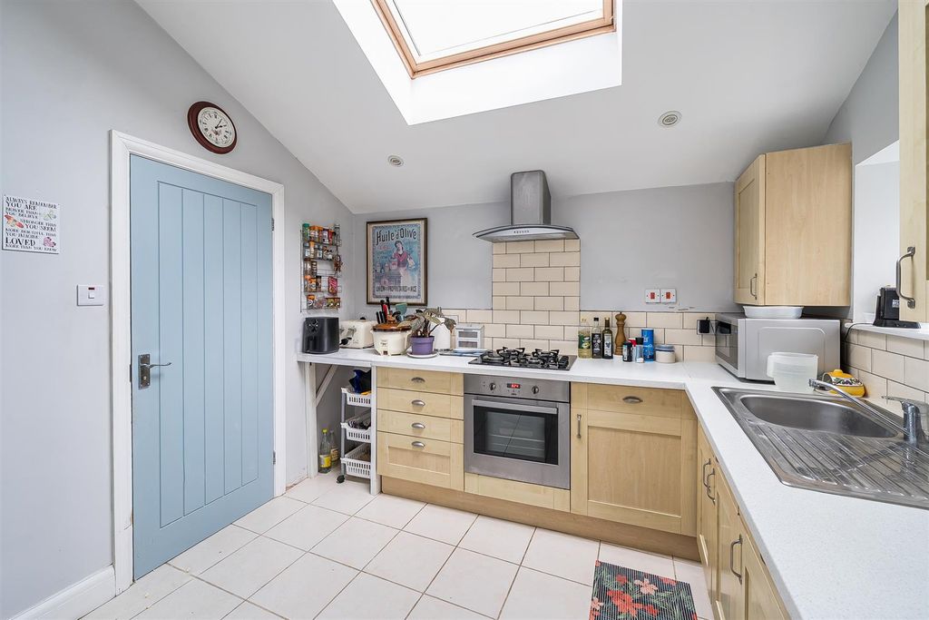 Property photo 2 of 17 Kitchen/Breakfast Room