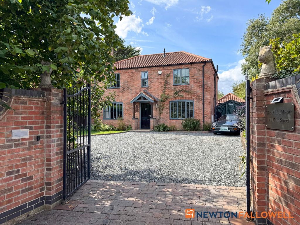 Property photo 1 of 28