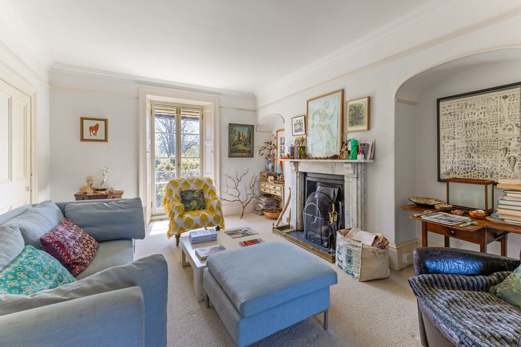 Property photo 3 of 20 Drawing Room