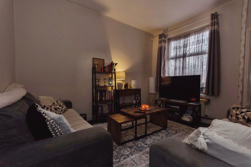 Property photo 3 of 7