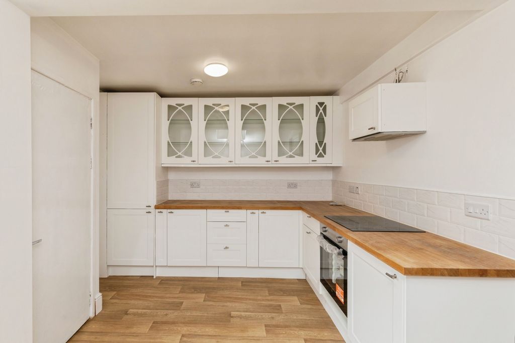 Property photo 2 of 10 Pbox-Img.Jpg