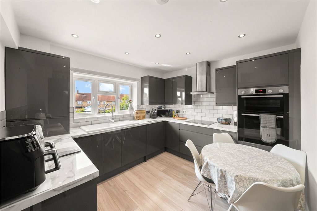 Property photo 1 of 17 Picture No. 01