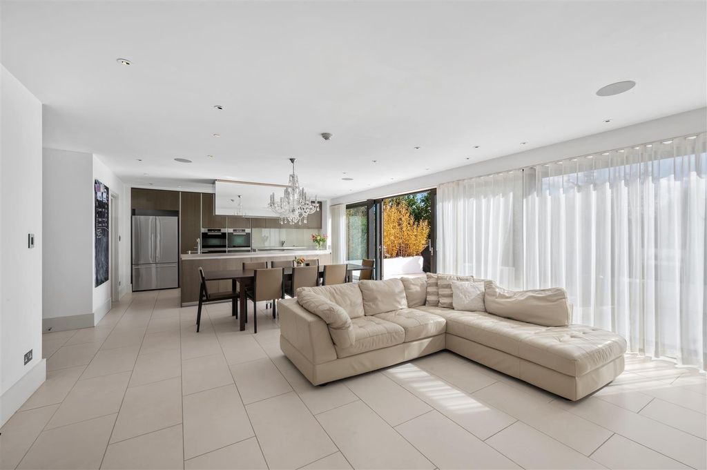Property photo 3 of 29 11 Hunter Road-9.Jpg