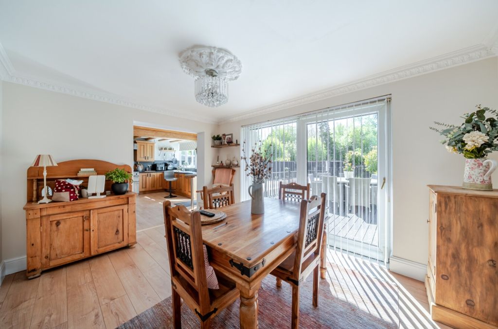 Property photo 3 of 28 1446599-12-69F1d8E5567Be