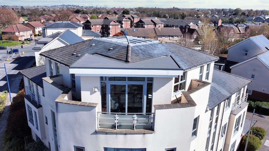 Property photo 2 of 18