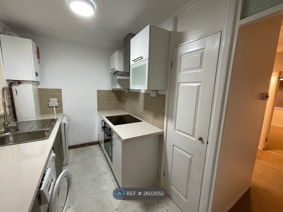 Property photo 2 of 10 Kitchen