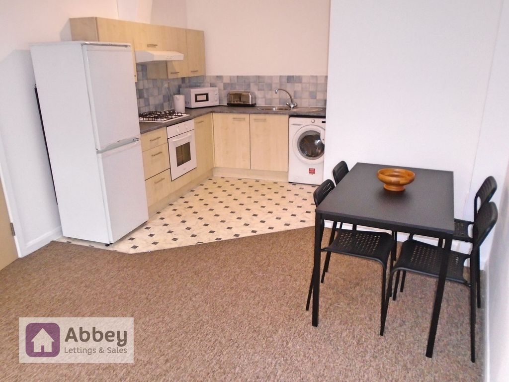 Property photo 3 of 8 Kitchen/Diner