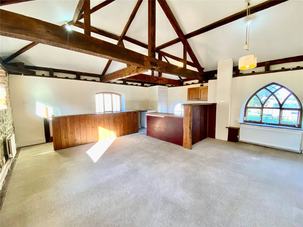 Property photo 2 of 14 Picture No. 04