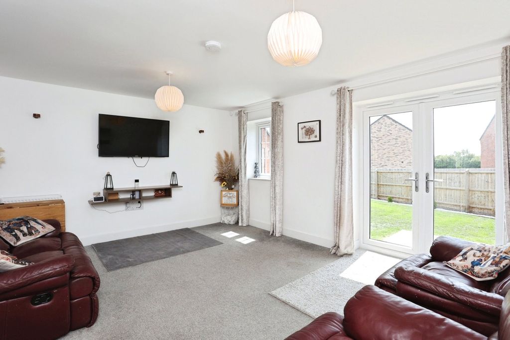 Property photo 3 of 17 Picture No. 05