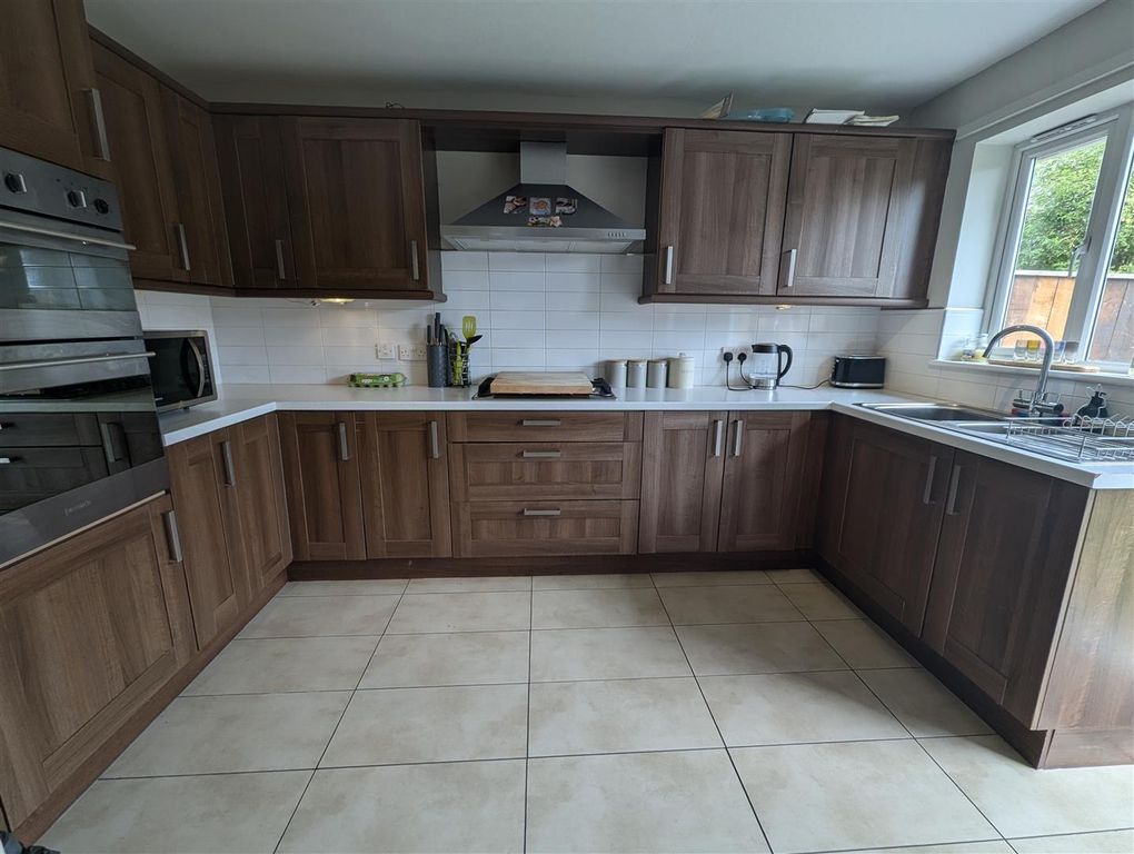 Property photo 2 of 15 Kitchen