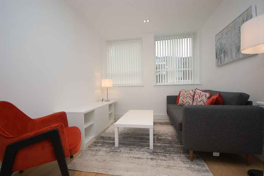 Property photo 3 of 6 Living