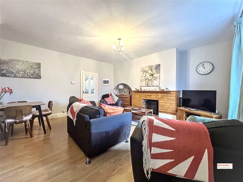 Property photo 2 of 15 Picture No. 09