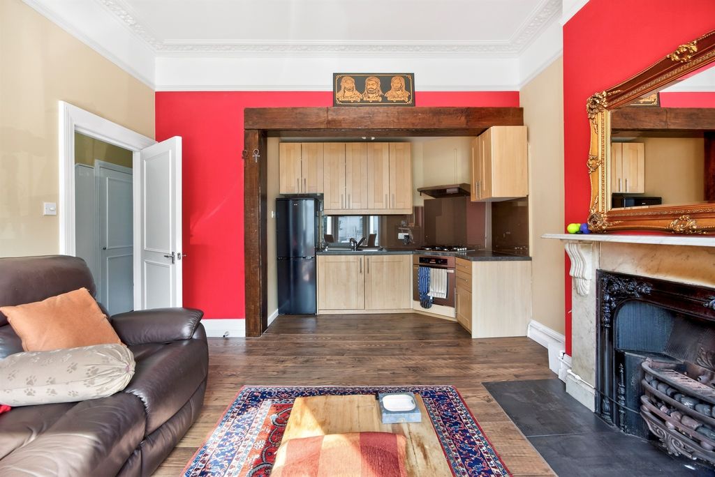 Property photo 2 of 20