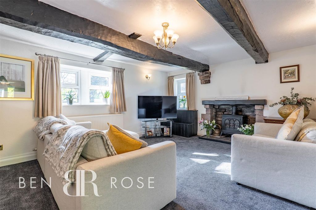 Property photo 2 of 34 Lounge/Diner