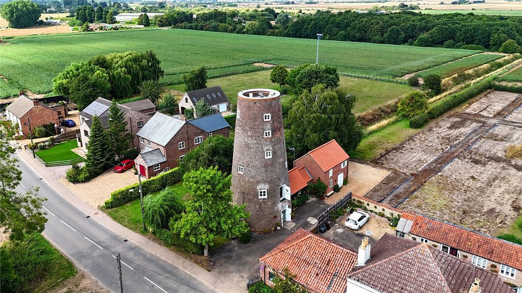 Property photo 2 of 40 The Mill
