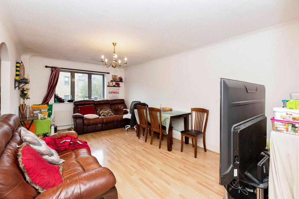 Property photo 3 of 15