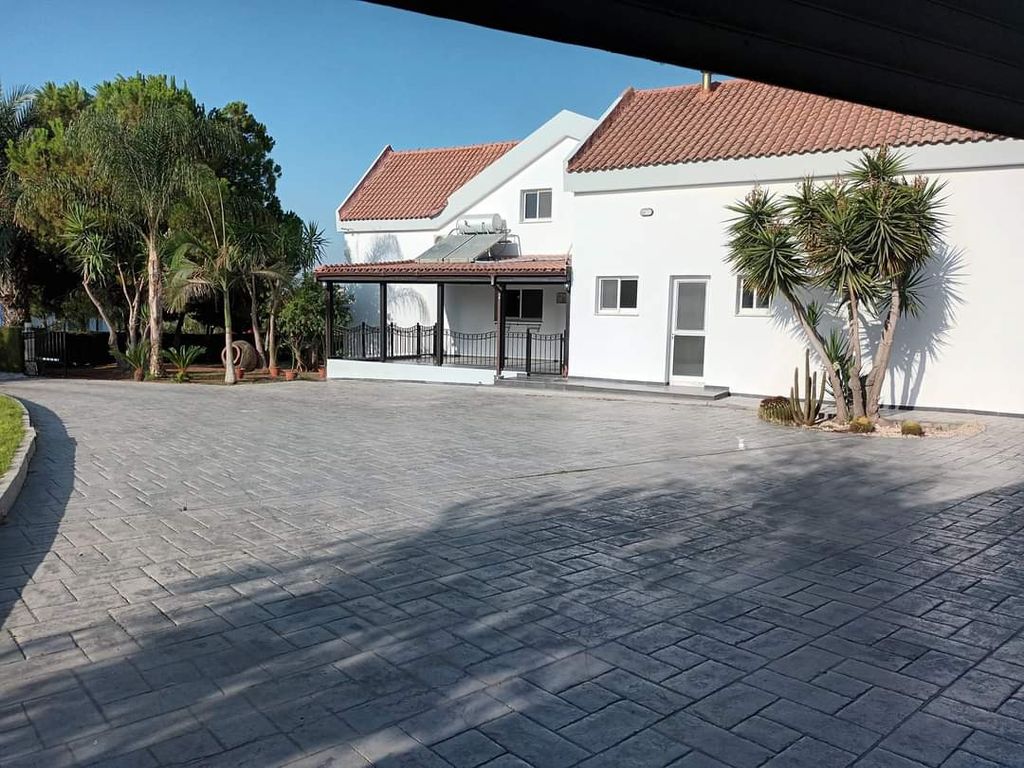 Property photo 3 of 20