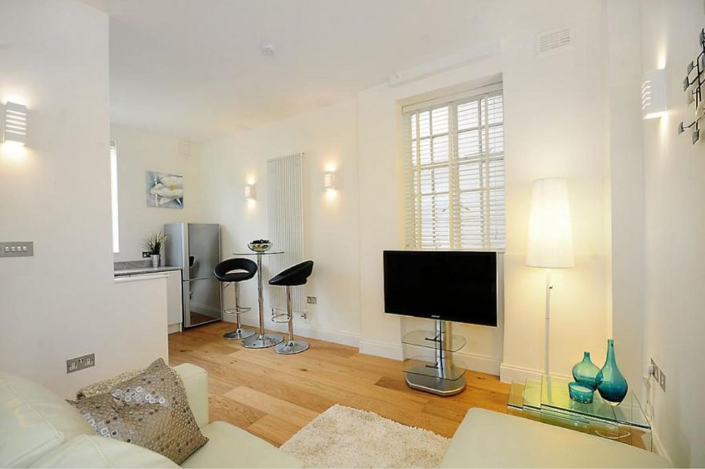 Property photo 2 of 7 Living Room.Png