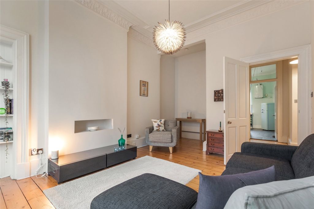 Property photo 3 of 23 Picture No. 33