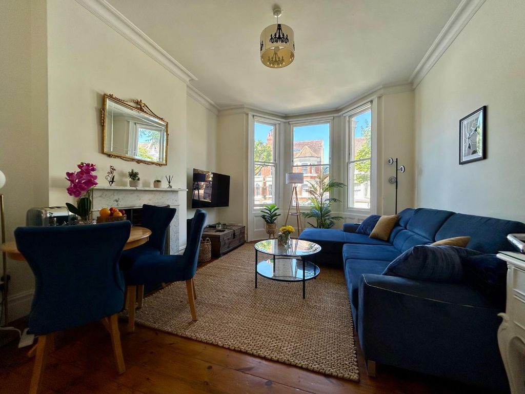 Property photo 2 of 11 Living Room (3).Jpg