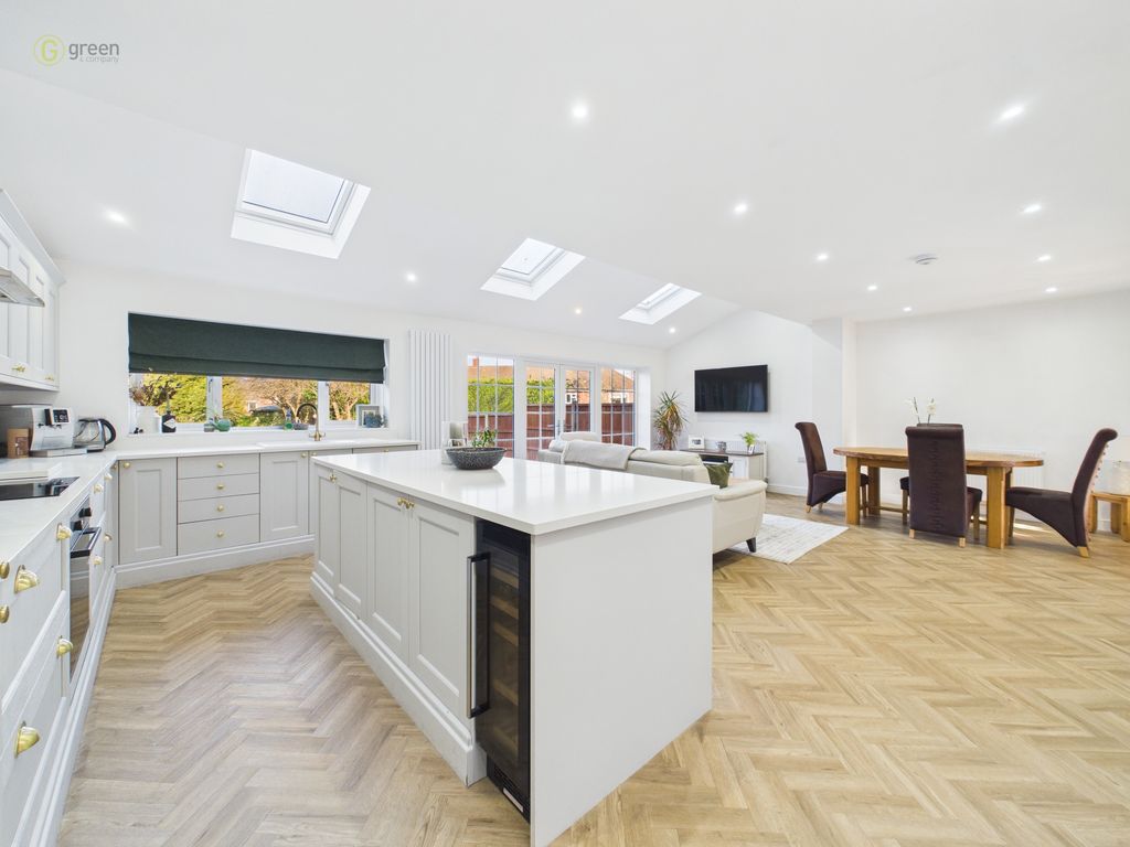 Property photo 2 of 27 Cam01698G0Pr0161Still004