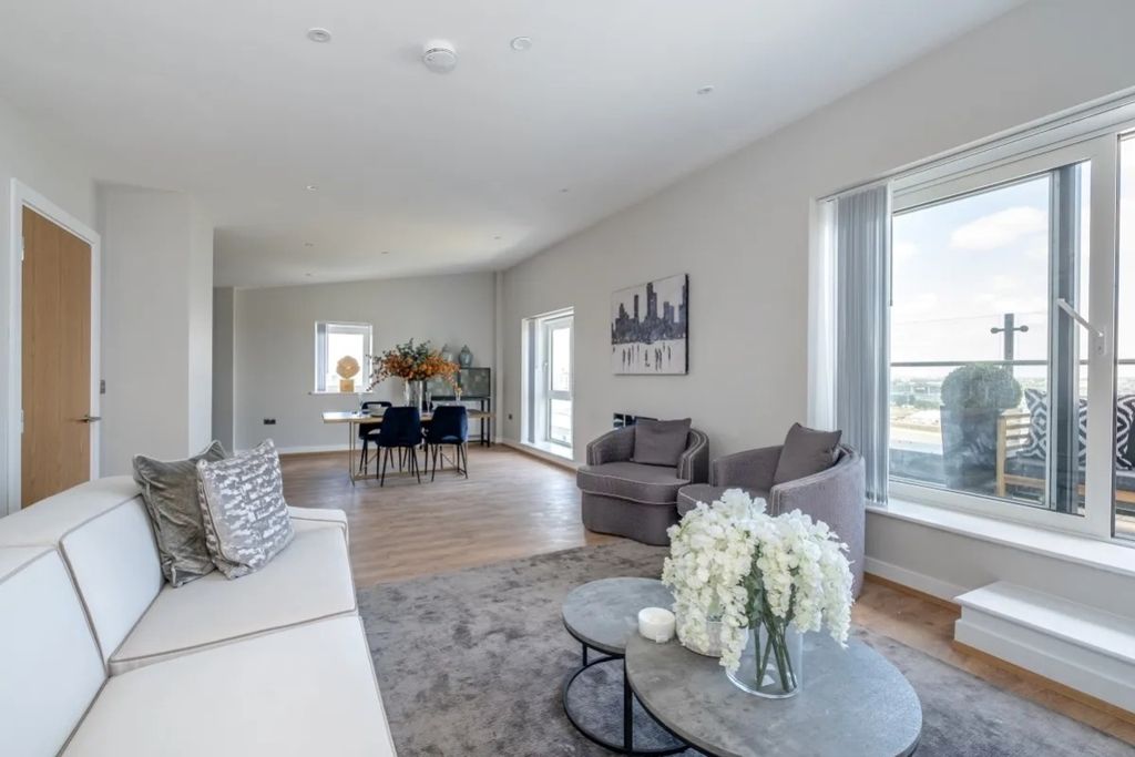 Property photo 2 of 23 12Bad2ee852E92Aa8A23c11d5E931592d141F9Ea