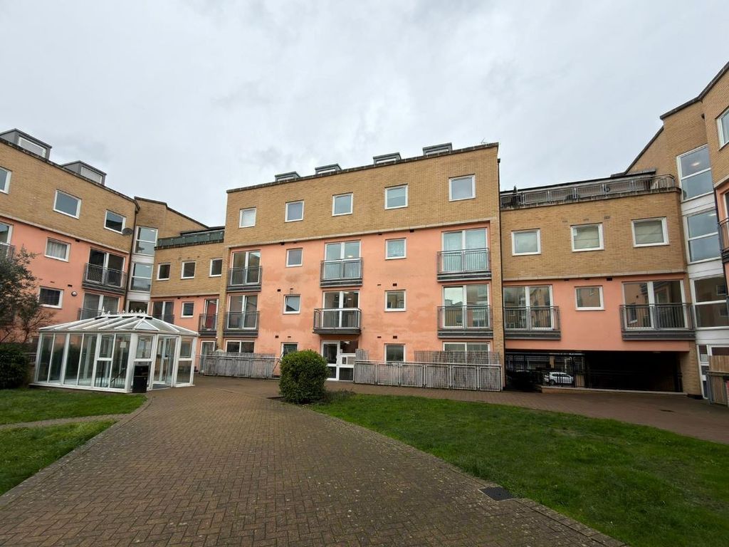 Property photo 2 of 10