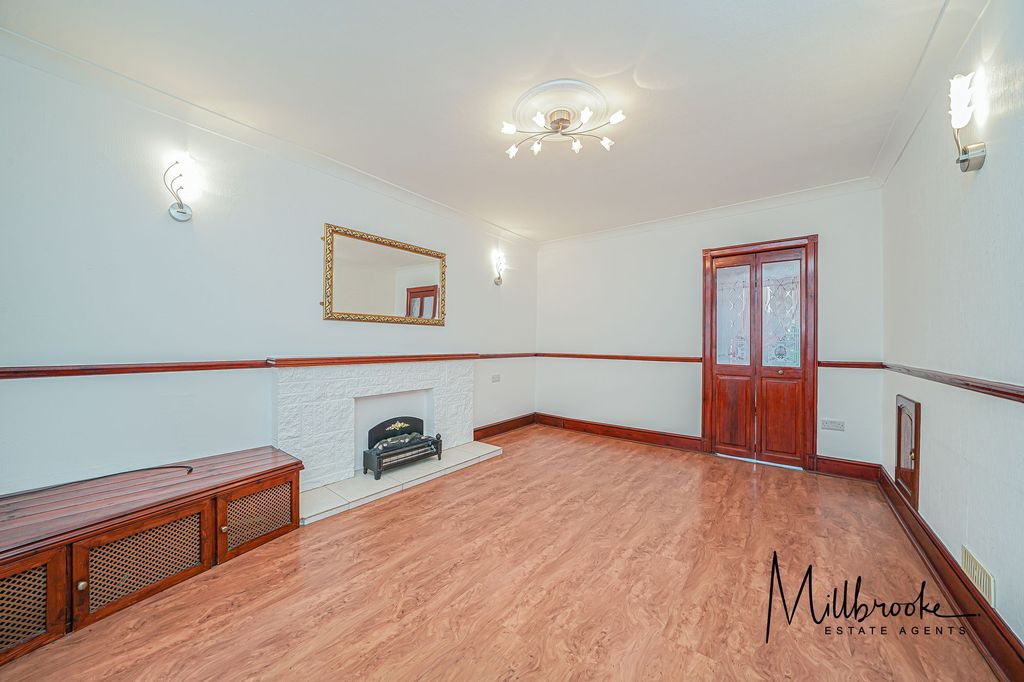 Property photo 2 of 26