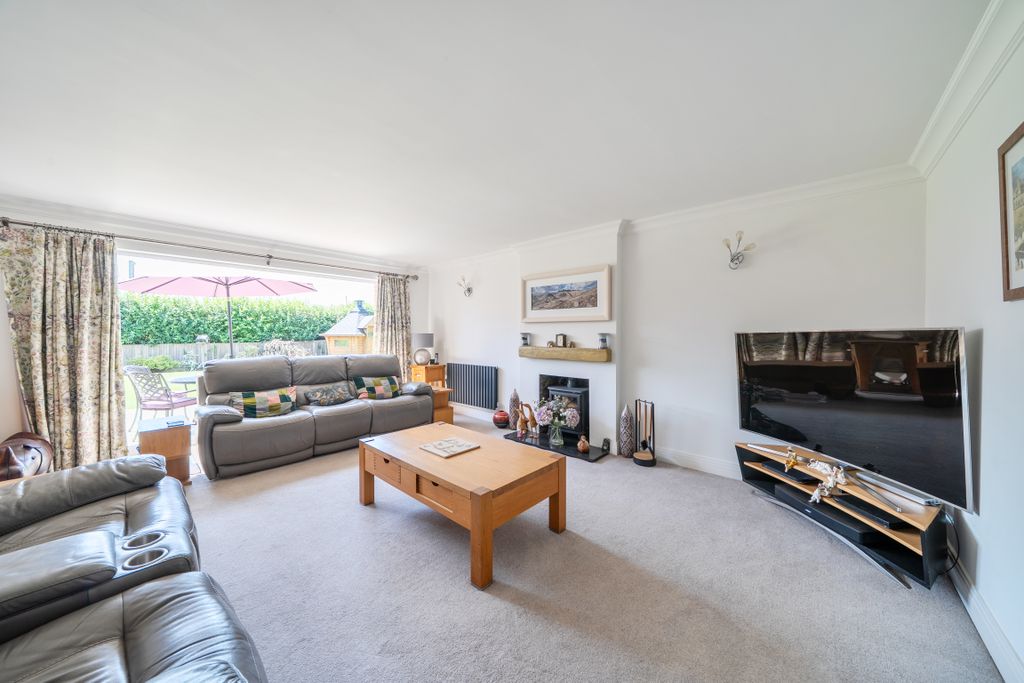 Property photo 1 of 34