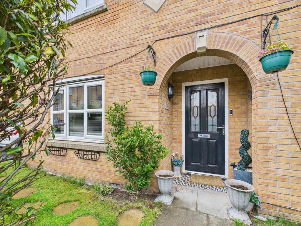 Property photo 3 of 37