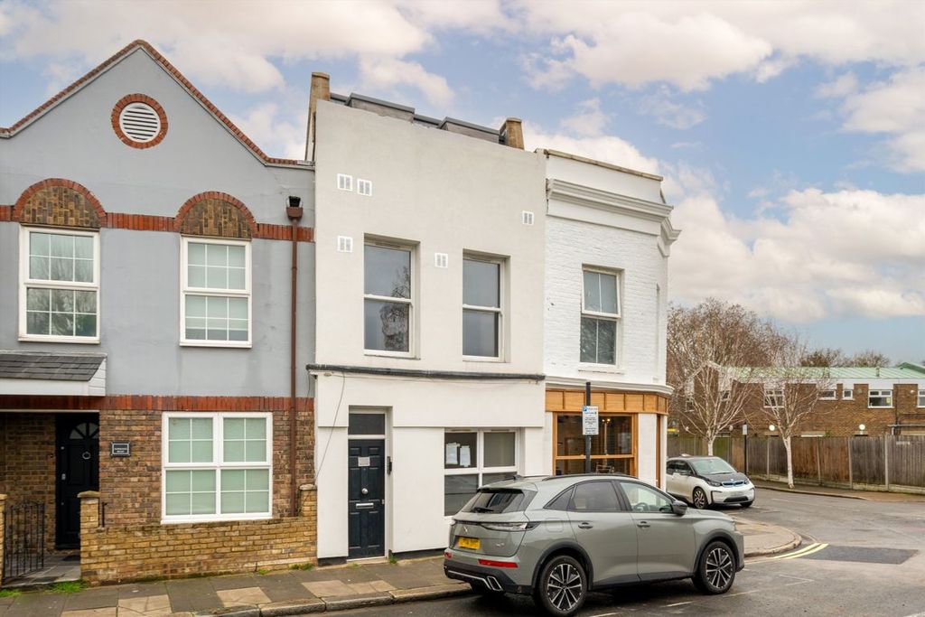 Property photo 1 of 7