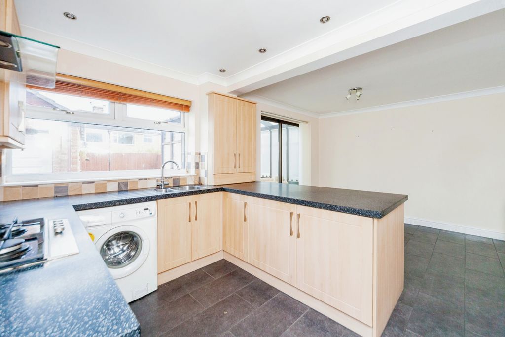 Property photo 3 of 15 Kitchen/Diner