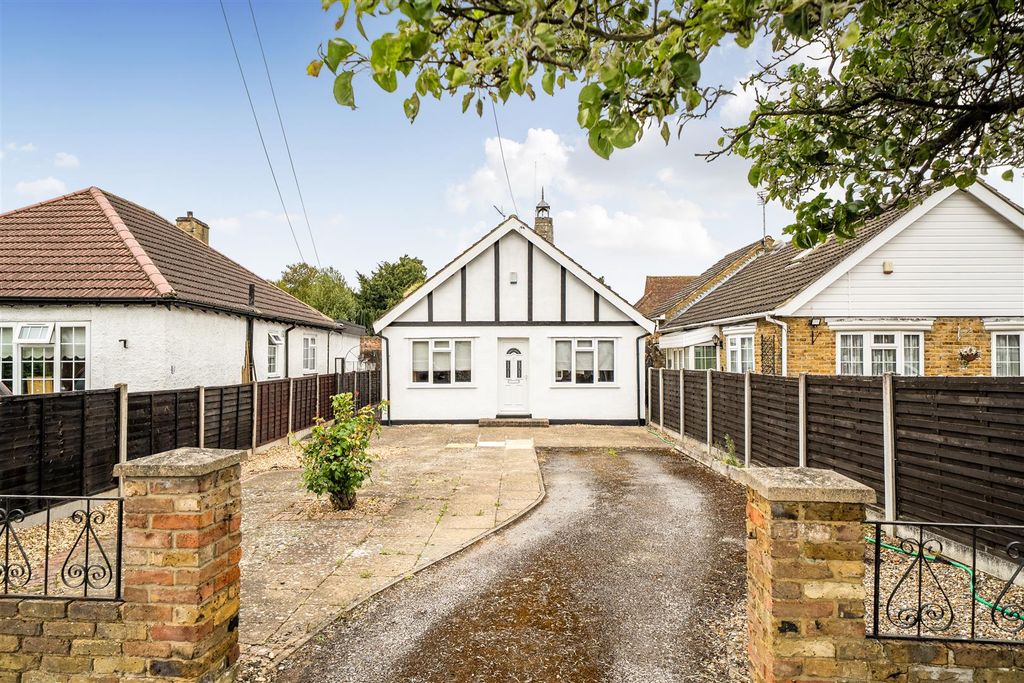 Property photo 1 of 19 External