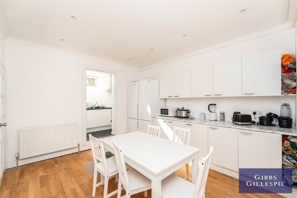 Property photo 2 of 11 Picture No. 08
