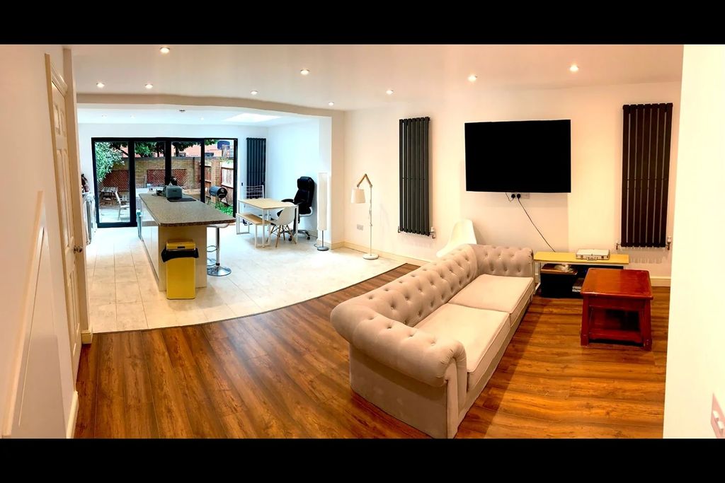 Property photo 2 of 8 Spacious Open-Plan Living With Bi-Fold Doors...