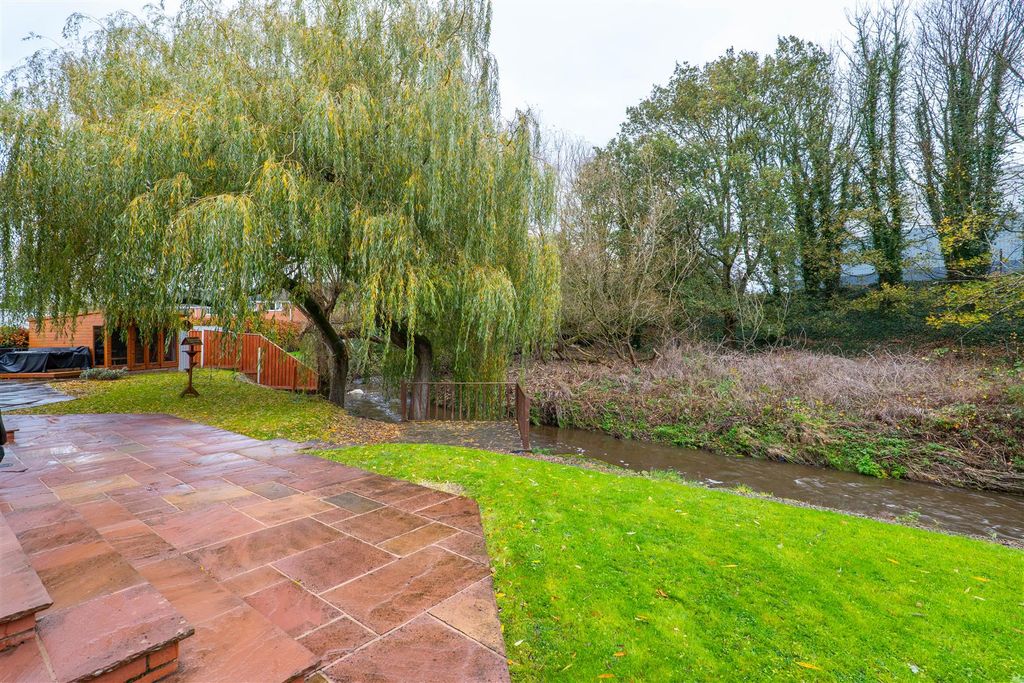 Property photo 1 of 38 Garden